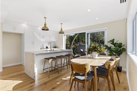 Photo of property in 1 Pinnacle Street, Seatoun, Wellington, 6022