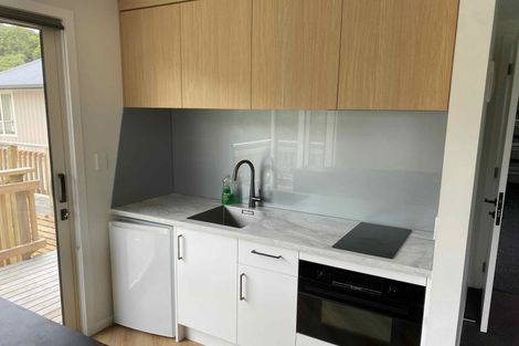 Photo of property in 79 Seaview Road, Westown, New Plymouth, 4310