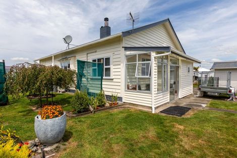 Photo of property in 37 Fox Street, Woodville, 4920