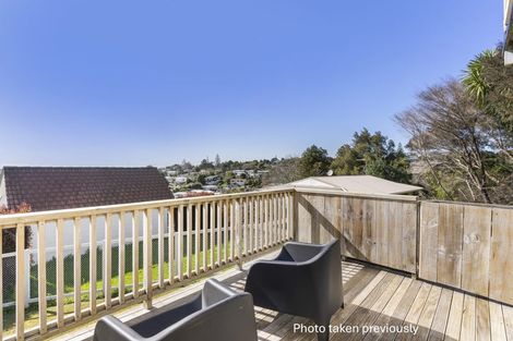 Photo of property in 2/8 Havana Place, Glenfield, Auckland, 0629