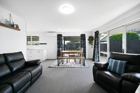 Photo of property in 15a Sandalwood Drive, Dinsdale, Hamilton, 3204