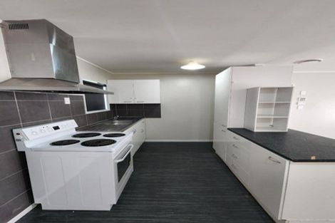 Photo of property in 2/34 Shifnal Drive, Randwick Park, Auckland, 2105