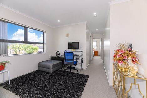 Photo of property in 9a Harrington Road, Henderson, Auckland, 0610