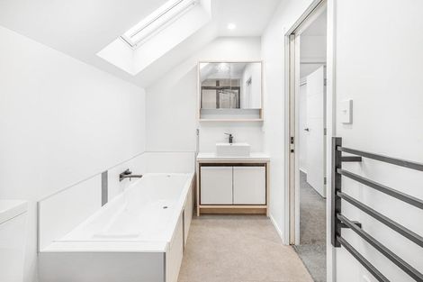 Photo of property in 22u4 Campbell Street, Frankton, Hamilton, 3204