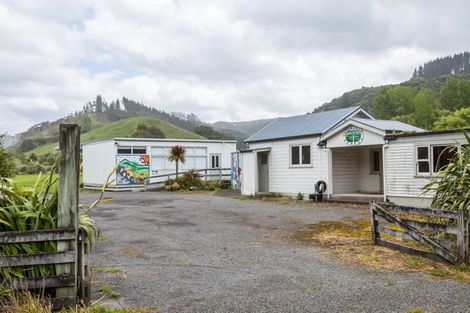 Photo of property in 2936 White Rock Road, Tuturumuri, Martinborough, 5782