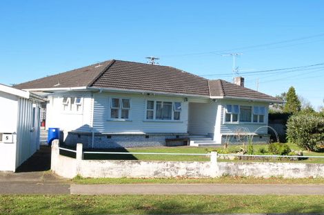 Photo of property in 2 Orakau Road, Mangere East, Auckland, 2024