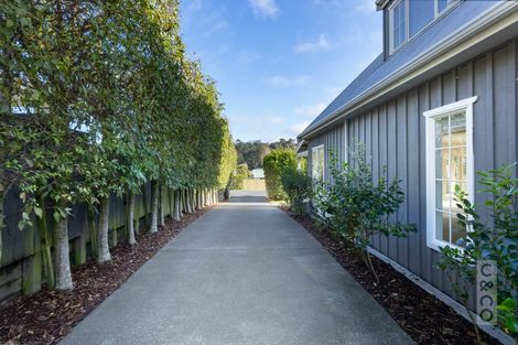 Photo of property in 5 Cambridge Road, Riverhead, 0820