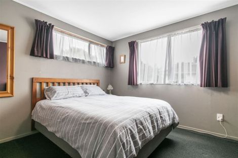 Photo of property in 9 Dalmatia Place, Henderson, Auckland, 0612