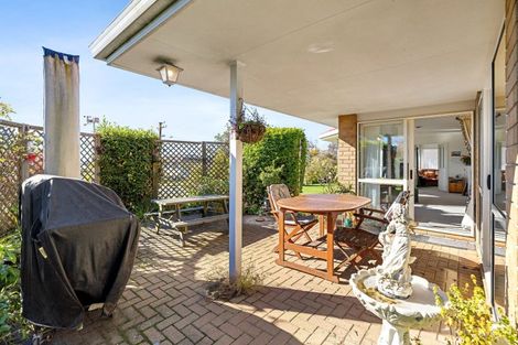 Photo of property in 1 Cobbe Place, Pomare, Rotorua, 3015