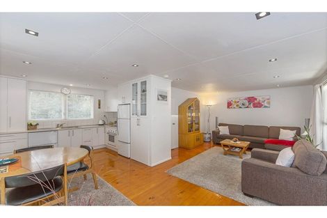 Photo of property in 1/4 Battle Place, Glenfield, Auckland, 0629