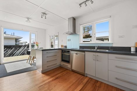 Photo of property in 16 Vardon Road, St Andrews, Hamilton, 3200