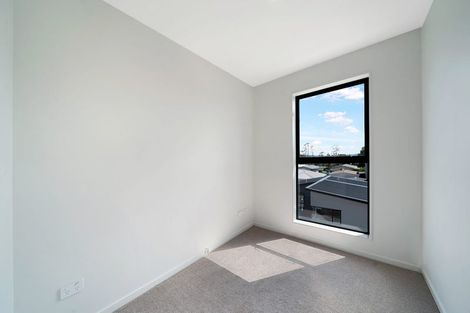 Photo of property in 3/105 Hobsonville Road, West Harbour, Auckland, 0618