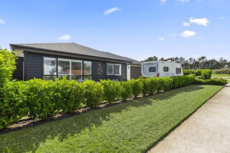 Photo of property in 79 Mclarin Road, Glenbrook, Waiuku, 2681