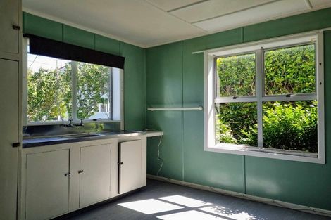 Photo of property in 2 Chard Street, Westown, New Plymouth, 4310
