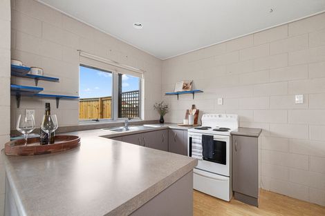 Photo of property in 4/45 Dale Crescent, Pakuranga, Auckland, 2010