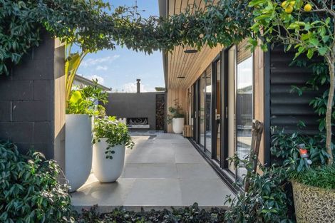Photo of property in 1/246 Lake Road, Hauraki, Auckland, 0622