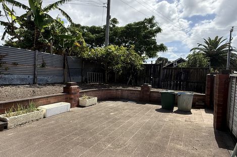 Photo of property in 1/40 Ocean View Road, Northcote, Auckland, 0627