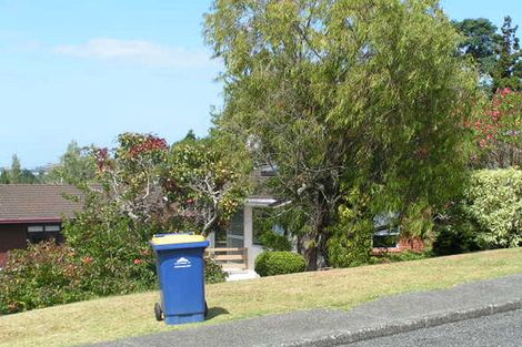 Photo of property in 2/11 Nutsey Avenue, Northcote, Auckland, 0627
