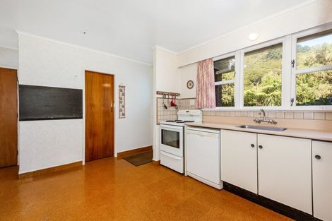 Photo of property in 2 Cleary Street, Waterloo, Lower Hutt, 5011