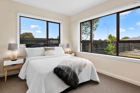 Photo of property in 40 Grimseys Road, Redwood, Christchurch, 8051