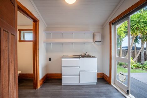 Photo of property in 180 Cambridge Road, Hillcrest, Hamilton, 3216