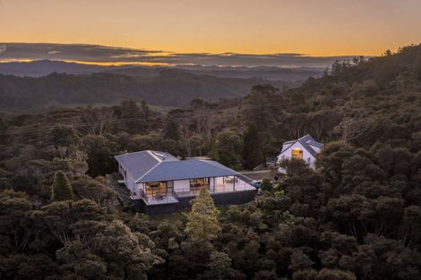 Photo of property in 595 Boat Harbour Road, Whenuakite, Whitianga, 3591