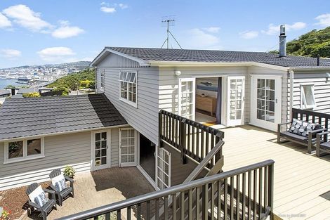 Photo of property in 34 Rama Crescent, Khandallah, Wellington, 6035