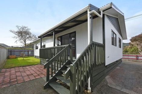 Photo of property in 126 Hewer Crescent, Naenae, Lower Hutt, 5011