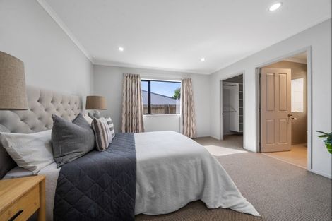 Photo of property in 4 Frederick Place, Whalers Gate, New Plymouth, 4310
