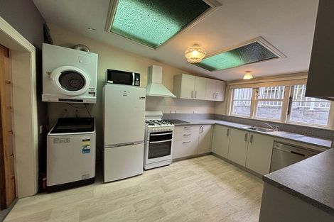 Photo of property in 43 Roxburgh Street, Mount Victoria, Wellington, 6011