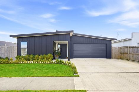 Photo of property in 71 Freedom Drive, Kelvin Grove, Palmerston North, 4414