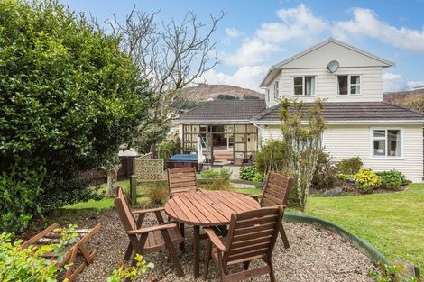 Photo of property in 351 Main Road, Tawa, Wellington, 5028
