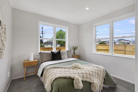 Photo of property in 3 Daphne Street, Kelston, Auckland, 0602