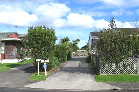 Photo of property in 2 Murray Road, Te Atatu Peninsula, Auckland, 0610