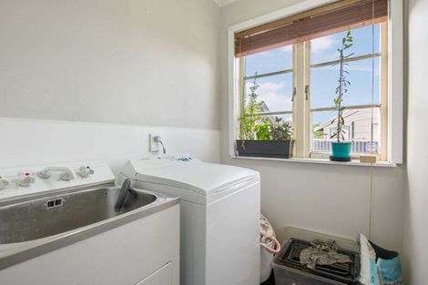 Photo of property in 1/1 Outram Road, Akina, Hastings, 4122