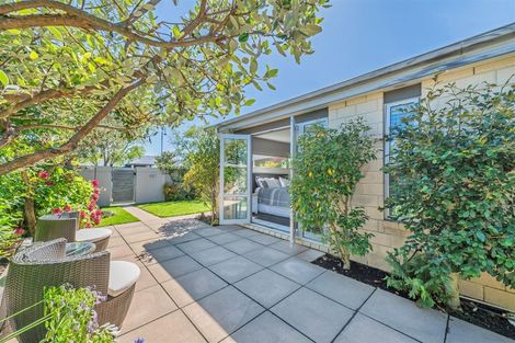 Photo of property in 49 Coolspring Way, Redwood, Christchurch, 8051