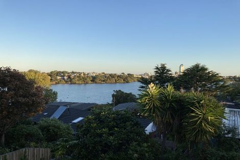 Photo of property in 5/72 Kitchener Road, Milford, Auckland, 0620