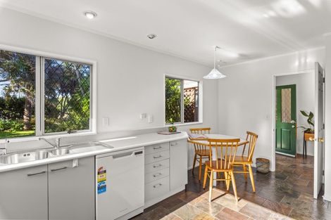 Photo of property in 10 Cedar Drive, Paraparaumu Beach, Paraparaumu, 5032