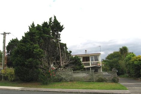 Photo of property in 1/1072 Beach Road, Torbay, Auckland, 0630