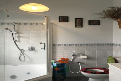 Photo of property in 16 Rimu Street, New Lynn, Auckland, 0600