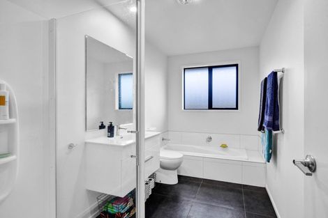 Photo of property in 1 Macbeth Street, Stratford, 4332