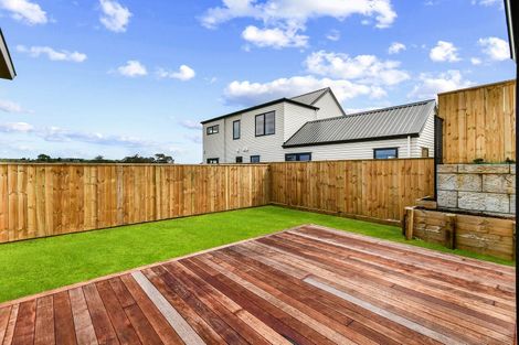 Photo of property in 95 Maungakaraka Road, Karaka, 2580