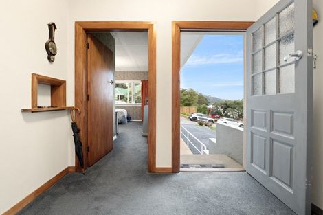 Photo of property in 8 Rosehill Road, Macandrew Bay, Dunedin, 9077