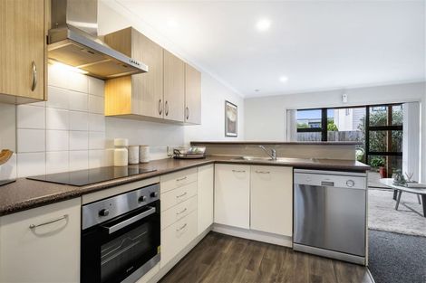 Photo of property in 4/15 Harbour View Road, Te Atatu Peninsula, Auckland, 0610