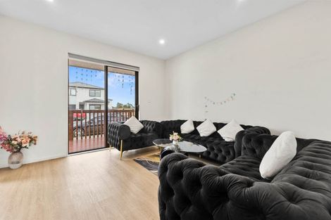 Photo of property in 25 Woven Place, Karaka, 2113