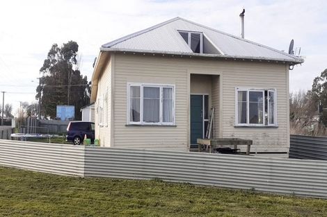 Photo of property in 1 Princess Street, Marton, 4710