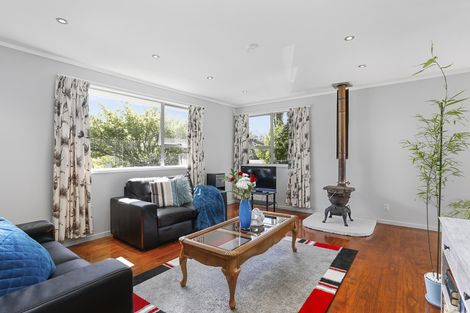 Photo of property in 16 Onedin Place, Titirangi, Auckland, 0604