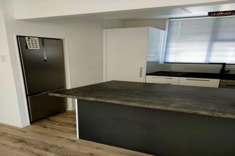 Photo of property in 19/125u Queens Drive, Lyall Bay, Wellington, 6022