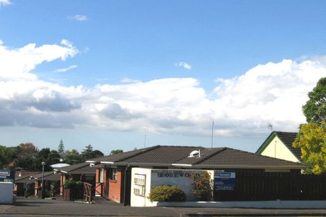 Photo of property in 3/3195 Great North Road, New Lynn, Auckland, 0600