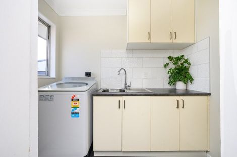 Photo of property in 35 Hillcrest Drive, Kelvin Grove, Palmerston North, 4414